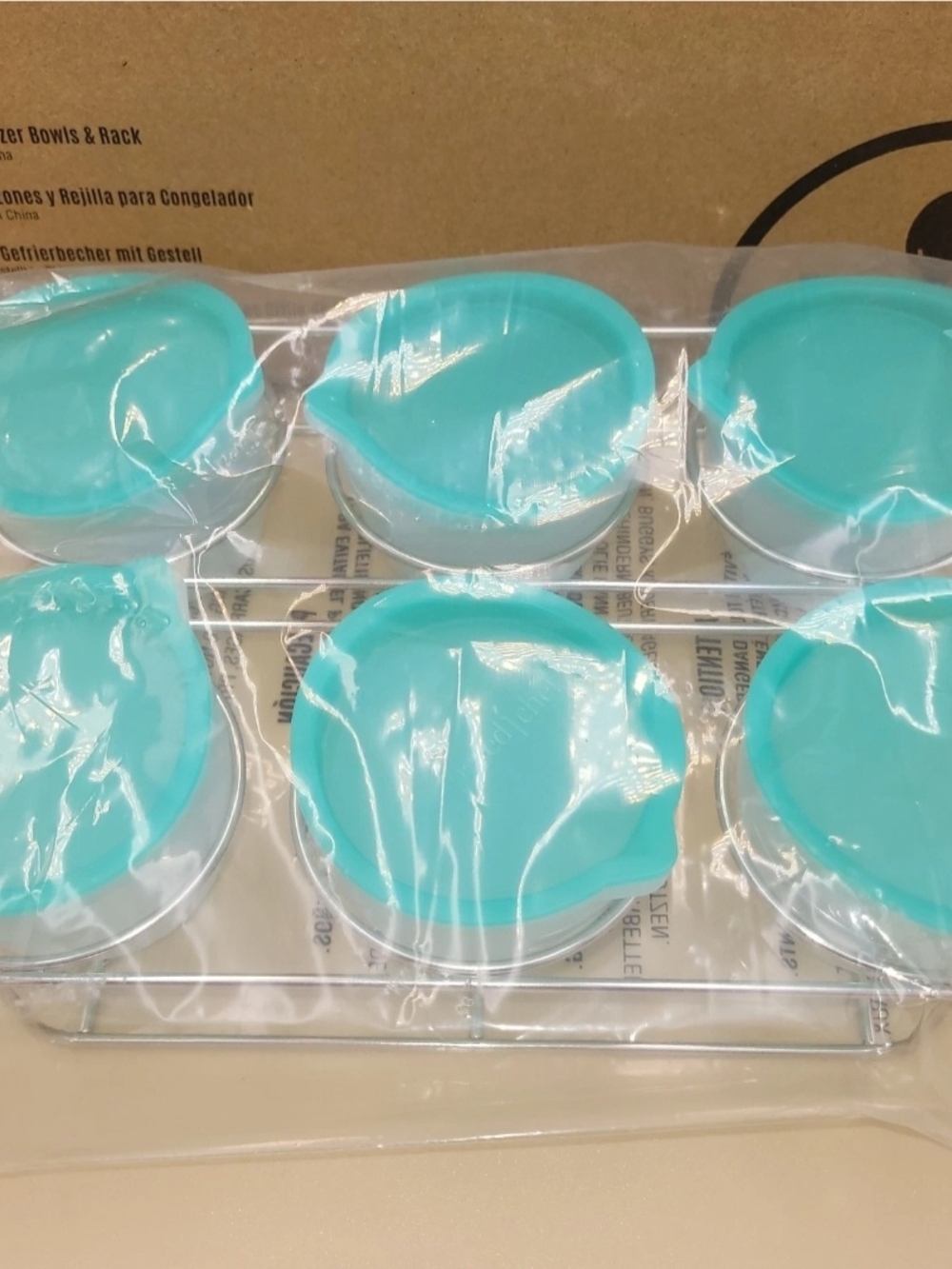 Pampered Chef Mini Freezer Bowls with Turquoise Lids New In Box With Rack